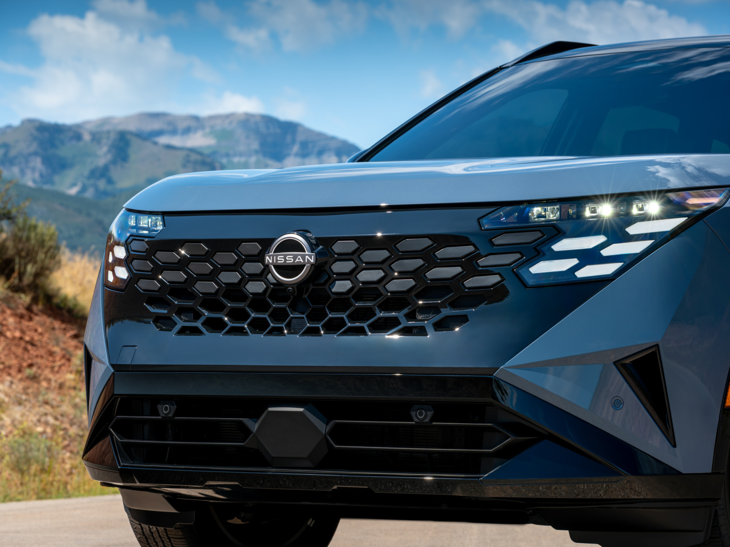 SMALL_2027 Nissan Rogue Hybrid-25